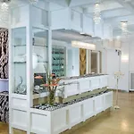 מלון Hellers Twenty Four Ii -24h-check-in- 3*