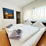 Hellers Twenty Four Ii -24h-check-in- 3* פרידריכסהאפן