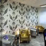 Hellers Twenty Four Ii -24h-check-in- מלון 3*