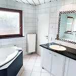 Hellers Twenty Four Ii -24h-check-in- 3* פרידריכסהאפן