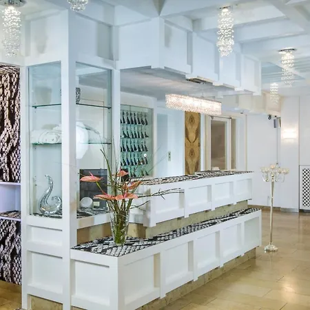 Hotel Hellers Twenty Four Ii -24h-check-in- 3*