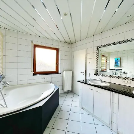 Hellers Twenty Four Ii -24h-check-in- フリードリヒスハーフェン