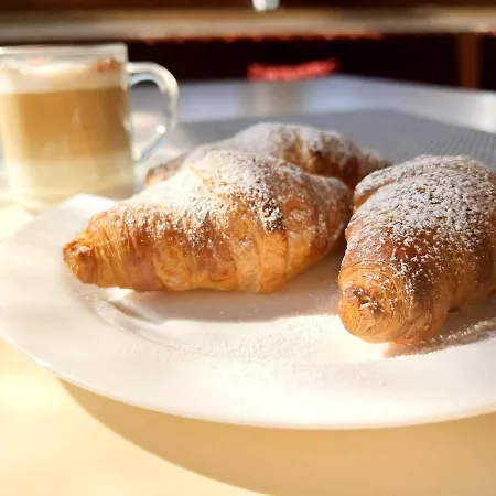 Hellers Twenty Four Ii -24h-check-in- 3* フリードリヒスハーフェン