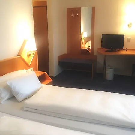Hellers Twenty Four Ii -24h-check-in- Hotel Friedrichshafen