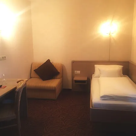 Hellers Twenty Four Ii -24h-check-in- 3*