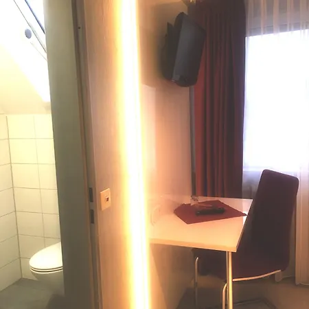 Hotel Hellers Twenty Four Ii -24h-check-in- Friedrichshafen
