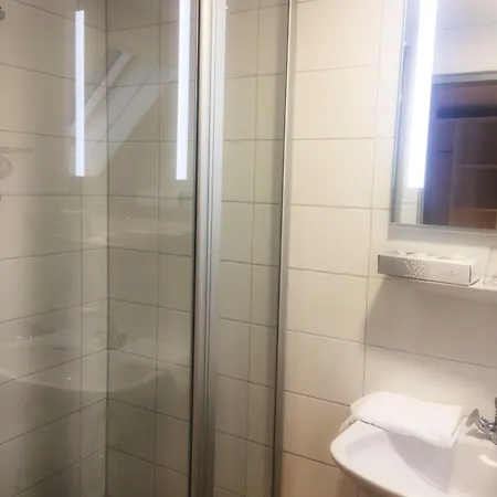 מלון Hellers Twenty Four Ii -24h-check-in-