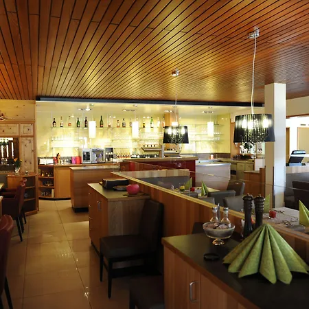 Hellers Twenty Four Ii -24h-check-in- 3* פרידריכסהאפן