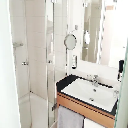 Hellers Twenty Four Ii -24h-check-in- Friedrichshafen