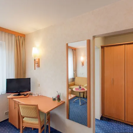 Hellers Twenty Four Ii -24h-check-in- 3*