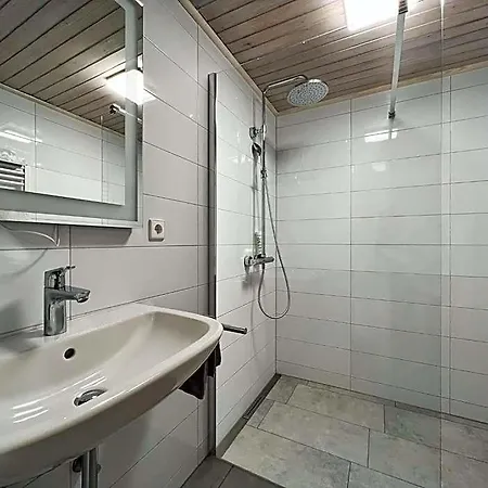 Hellers Twenty Four Ii -24h-check-in- Szálloda 3*