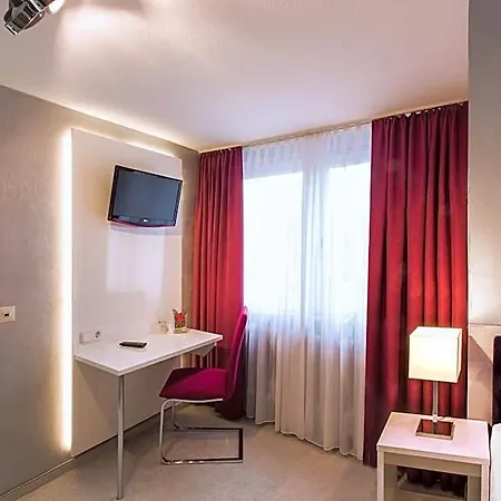 Hellers Twenty Four Ii -24h-check-in- 3* Friedrichshafen