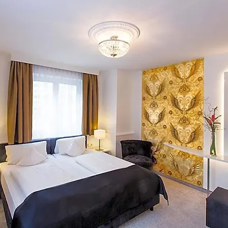 Hellers Twenty Four Ii -24h-check-in- Szálloda 3*