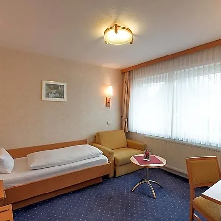 Hellers Twenty Four Ii -24h-check-in- Szálloda 3*