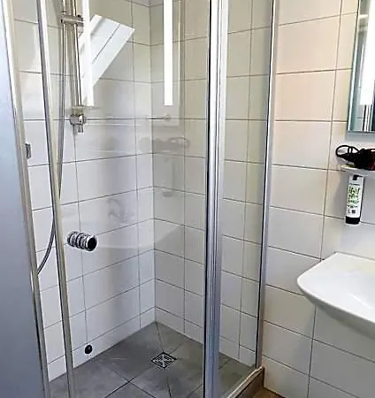 Hellers Twenty Four Ii -24h-check-in- 3* Friedrichshafen