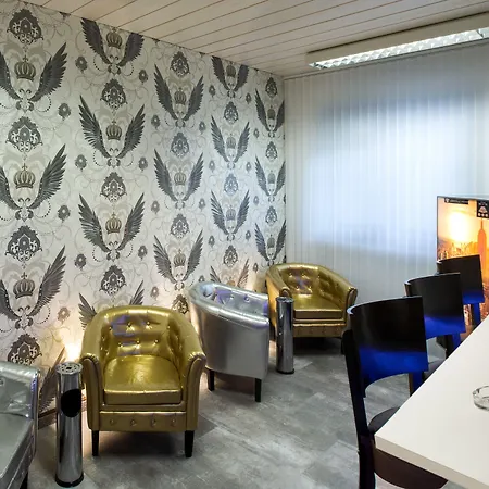 Hellers Twenty Four Ii -24h-check-in- 3*