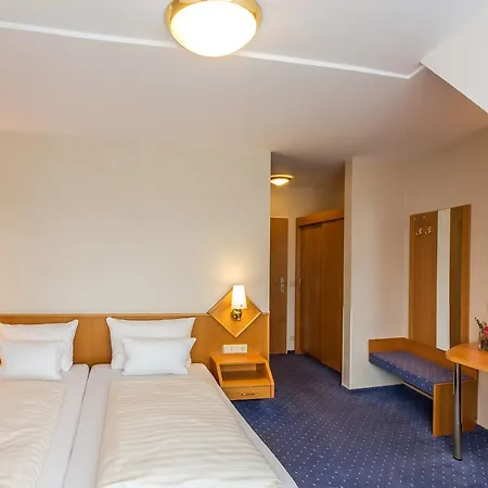 ホテル Hellers Twenty Four Ii -24h-check-in- フリードリヒスハーフェン