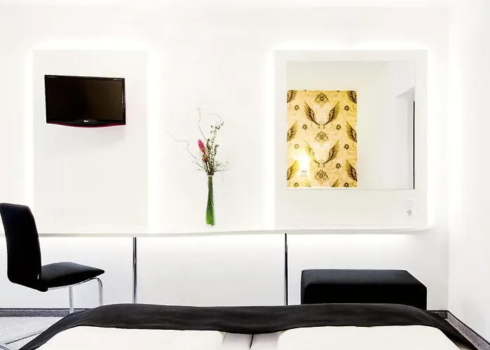 Hellers Twenty Four Ii -24h-check-in- 3* 腓特烈港