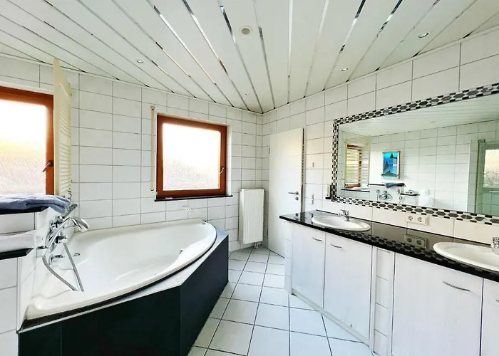 Hellers Twenty Four Ii -24h-check-in- 腓特烈港