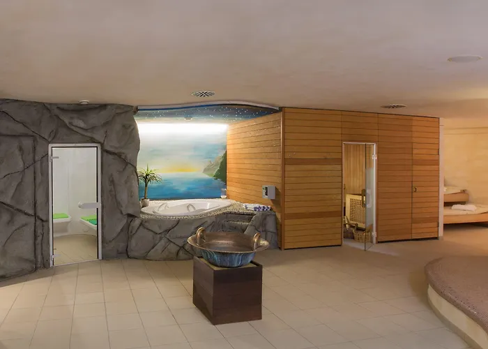 Hellers Twenty Four Ii -24h-check-in- 酒店 3*